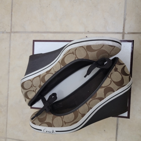Brown coach wedge heels - Picture 1 of 3